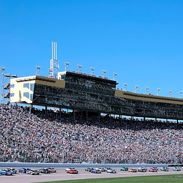 What channel is the NASCAR Kansas race on today? Time, TV schedule for Hollywood Casino 400