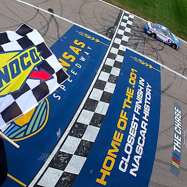 NASCAR Kansas winners, losers as Kyle Larson becomes Chase championship favorite
