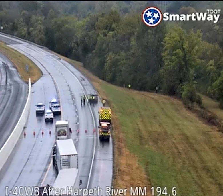 I-40 westbound shut down in Nashville after wreck
