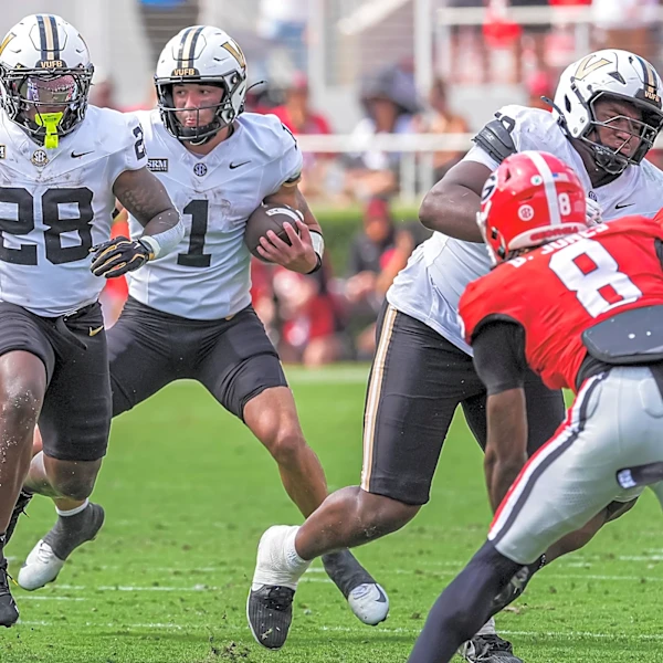 Vanderbilt football injury updates on Blaze Berlowitz, Gunner Givens, Mitchell Smith