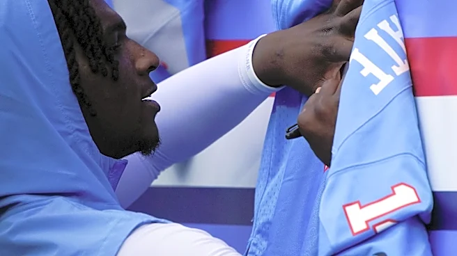 Tennessee Titans say fans are still allowed to get pregame autographs from players