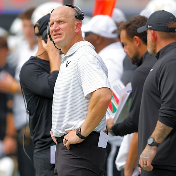 How Vanderbilt football is working to eliminate penalties for Arkansas game