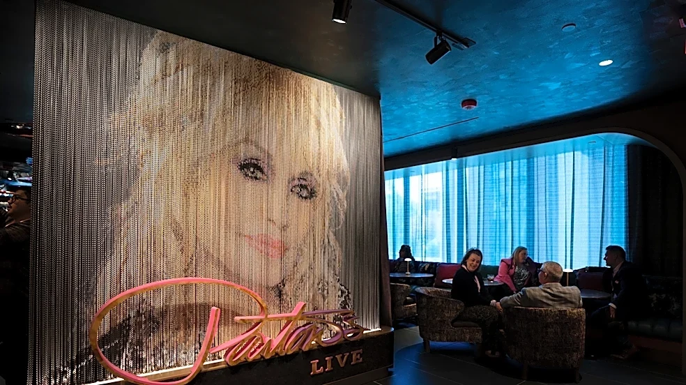 How Dolly Parton offers Gen Z a better picture of success | Opinion