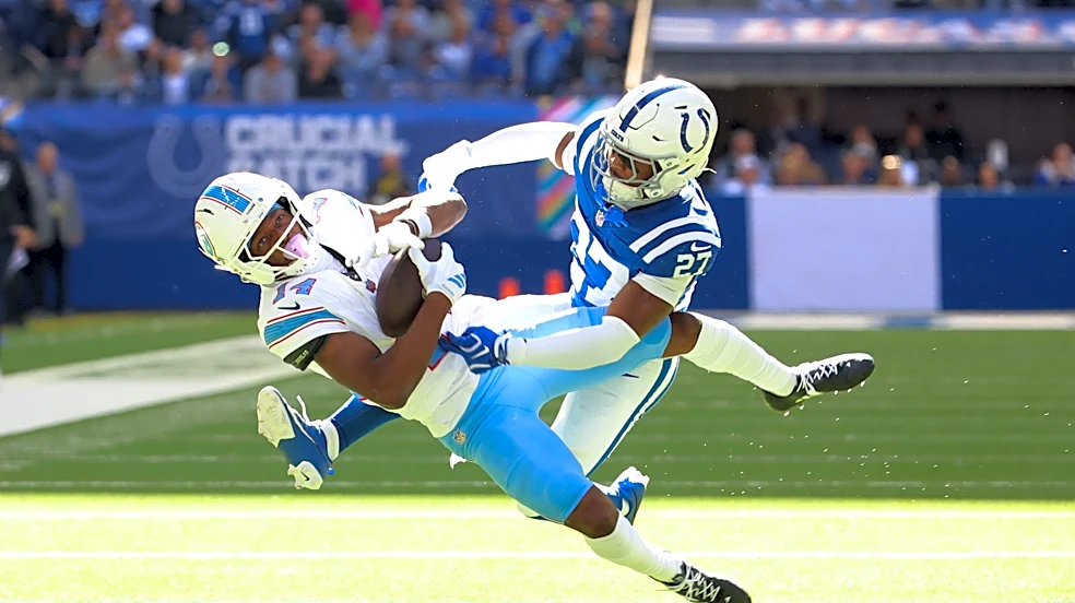 Carnell Tate catches first NFL touchdown in Tennessee Titans matchup with Colts