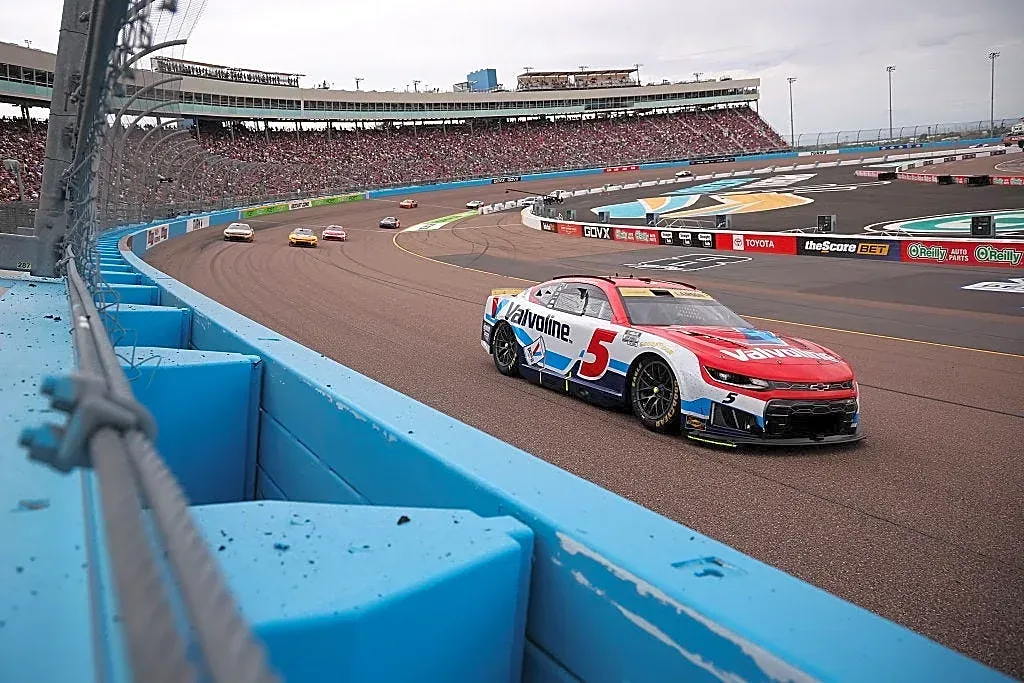 NASCAR Phoenix winners, losers as Kyle Larson's issues erase points lead