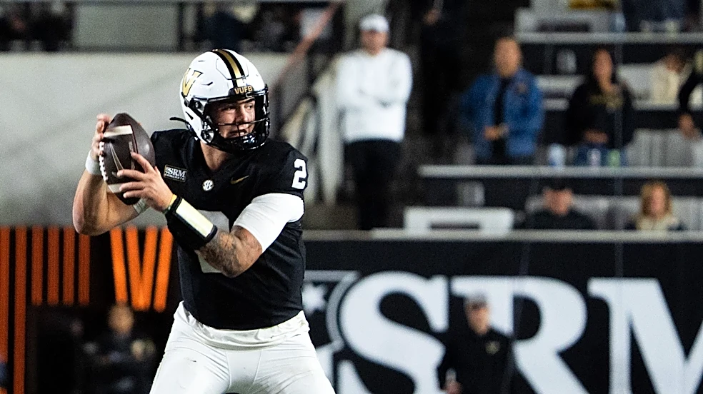 Jared Curtis says he's happy, and that's a good sign for Vanderbilt football | Estes