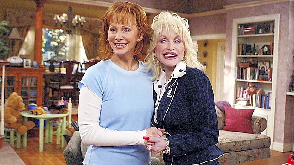 Reba McEntire's delivers emotional speech during Dolly Parton tribute