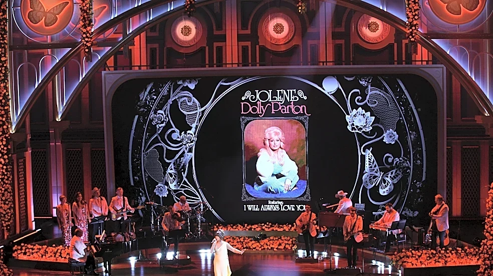 Ella Langley delivers 'Jolene' at Dolly Parton CMA tribute