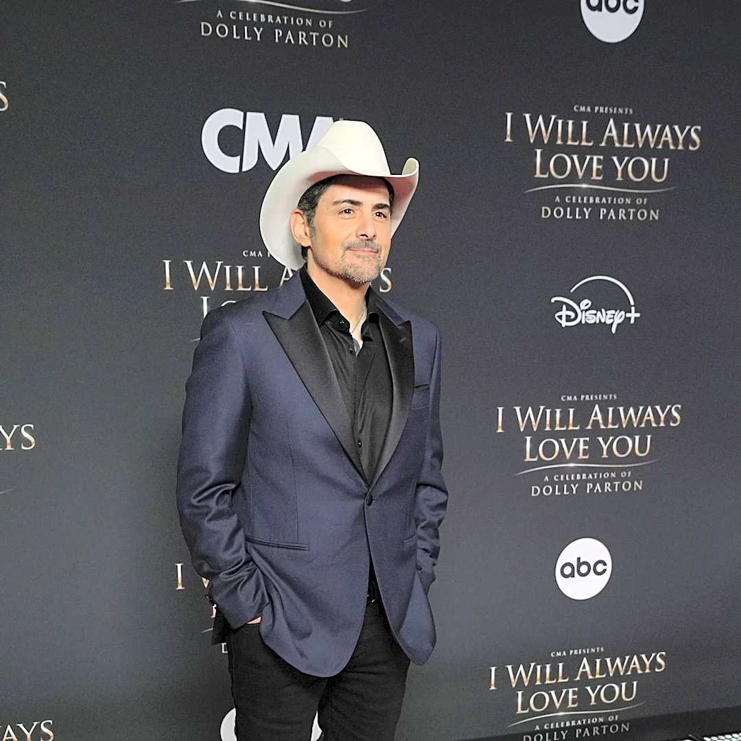 Watch Brad Paisley and Sierra Hull sing emotional Dolly Parton tribute
