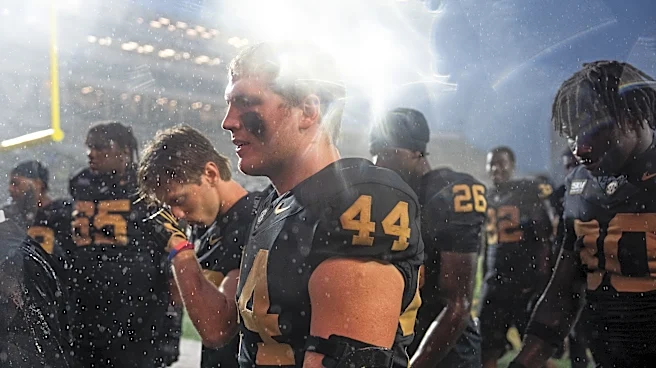 Gabe Fisher ejected for targeting in Vanderbilt football vs Kentucky