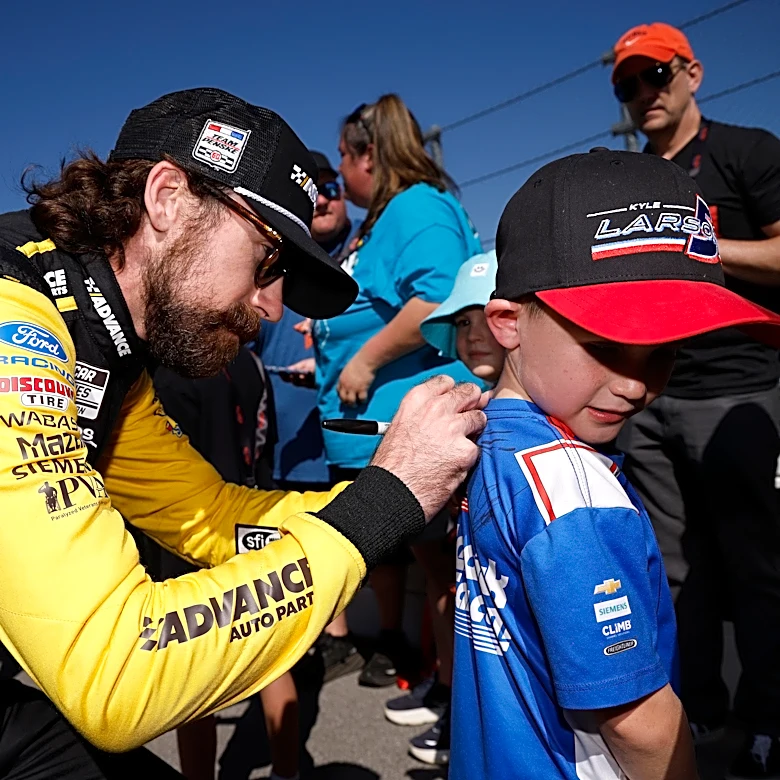 NASCAR Talladega multi-car crash involves Ryan Blaney, Chase Elliott, Denny Hamlin, Bubba Wallace