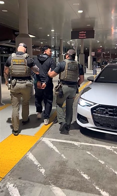 ICE says man arrested at Nashville airport was not Lyft driver