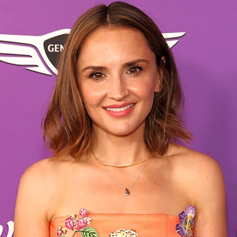Hallmark's Rachael Leigh Cook Moved On Quickly After Her Divorce From Daniel Gillies