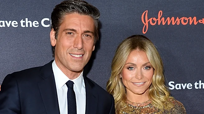 Inside Kelly Ripa's History With David Muir (& What Mark Consuelos Thinks)