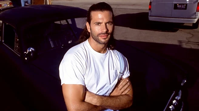 How '80s Heartthrob Lorenzo Lamas Really Lost So Much Of His Money