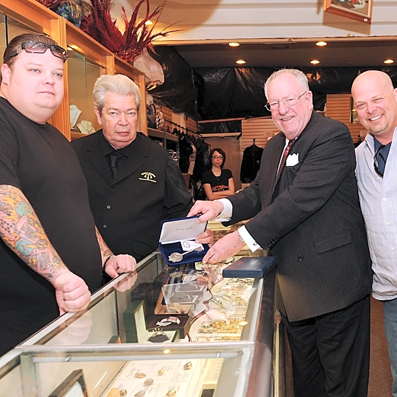 Then & Now: Where Are The Former And Current Cast Members Of Pawn Stars?