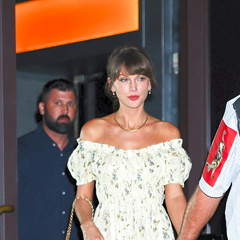 Taylor Swift & Travis Kelce's Wedding Guests Were Unimpressed By This 'Tacky Detail'