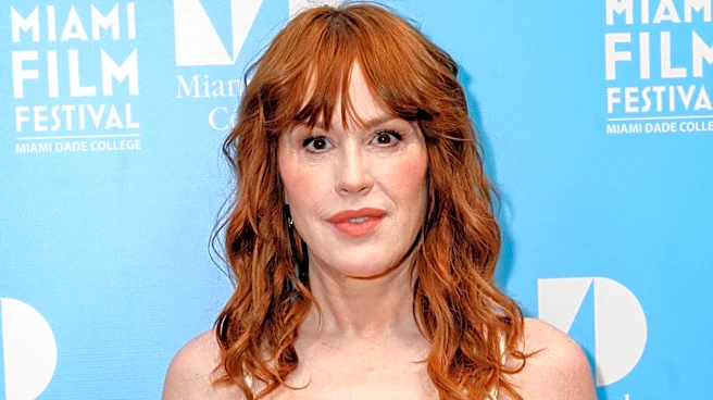 Inside Molly Ringwald's Short-Lived, Forgotten Marriage From The Early 2000s