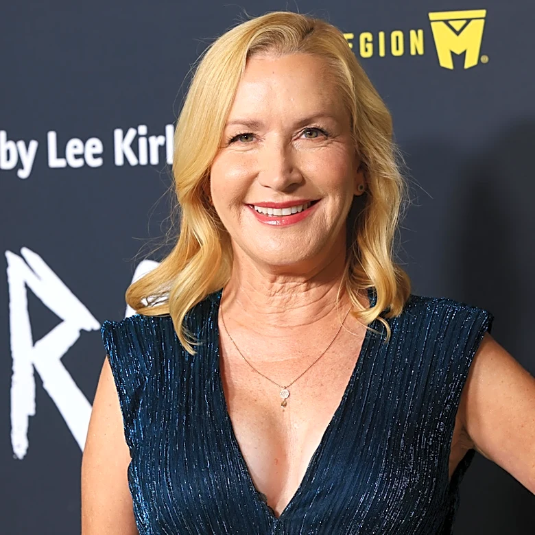 Angela From The Office Is Aging Like Fine Wine & These Pics Prove It