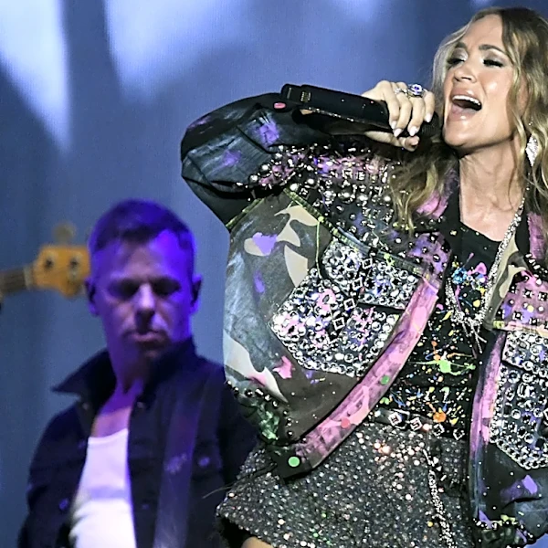 Carrie Underwood Completely Divides Fans With Her Limp Bizkit Performance