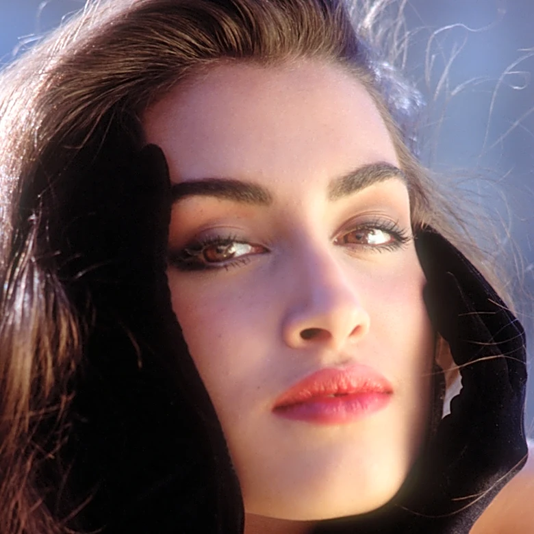 What '90s Icon Yasmeen Ghauri Looks Like Now After Ditching The Spotlight
