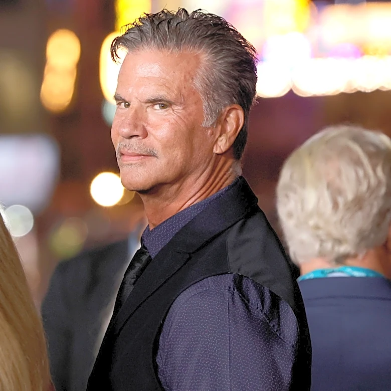 Lorenzo Lamas' Glamorous Daughters Tag Along For Western Date With Heather Locklear