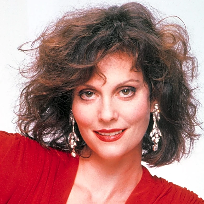 Decades After The Hit '80s Movie, Miss Scarlet From Clue Is Still A Stunner Today