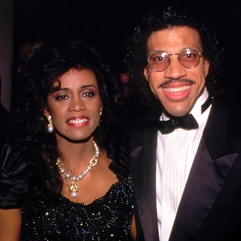 Lionel Richie's Love Life Was Marked By A Dramatic Encounter Between His Ex-Wives