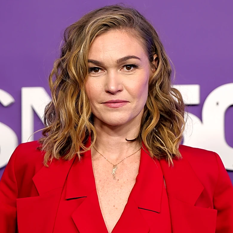 The Forgotten Hallmark Movie You Probably Didn't Know Julia Stiles Starred In