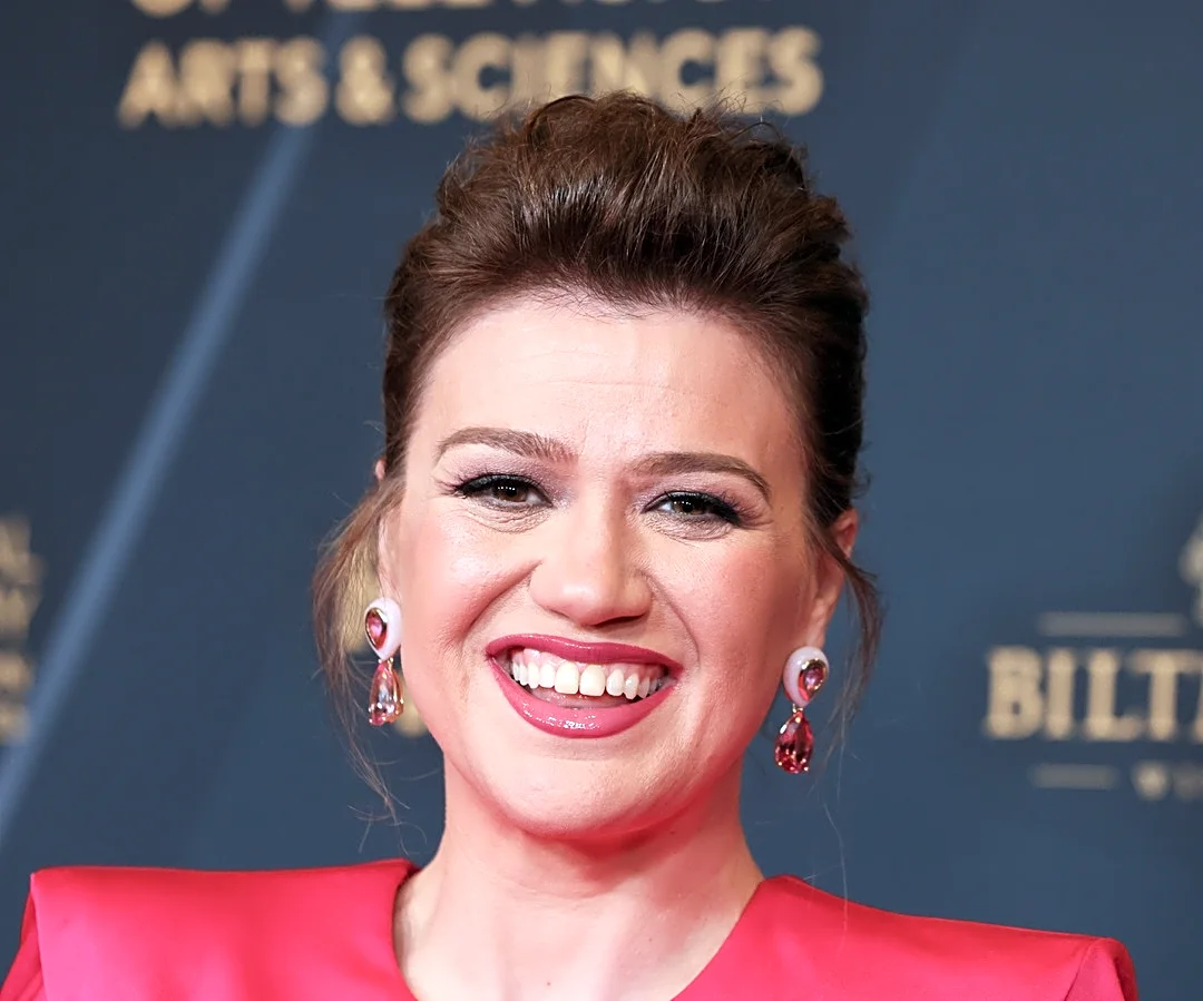 Not Just The Brooklyn Bird: Kelly Clarkson Has Had Drama With Pricey Purchases Before