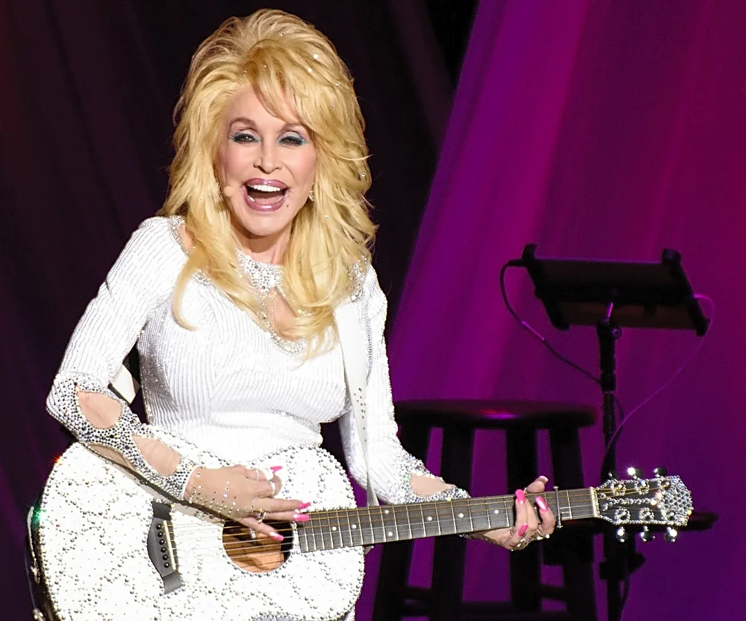 Uncovered Photo Strip Of Dolly Parton & Carl Dean Gives Glimpse Into His Private Personality