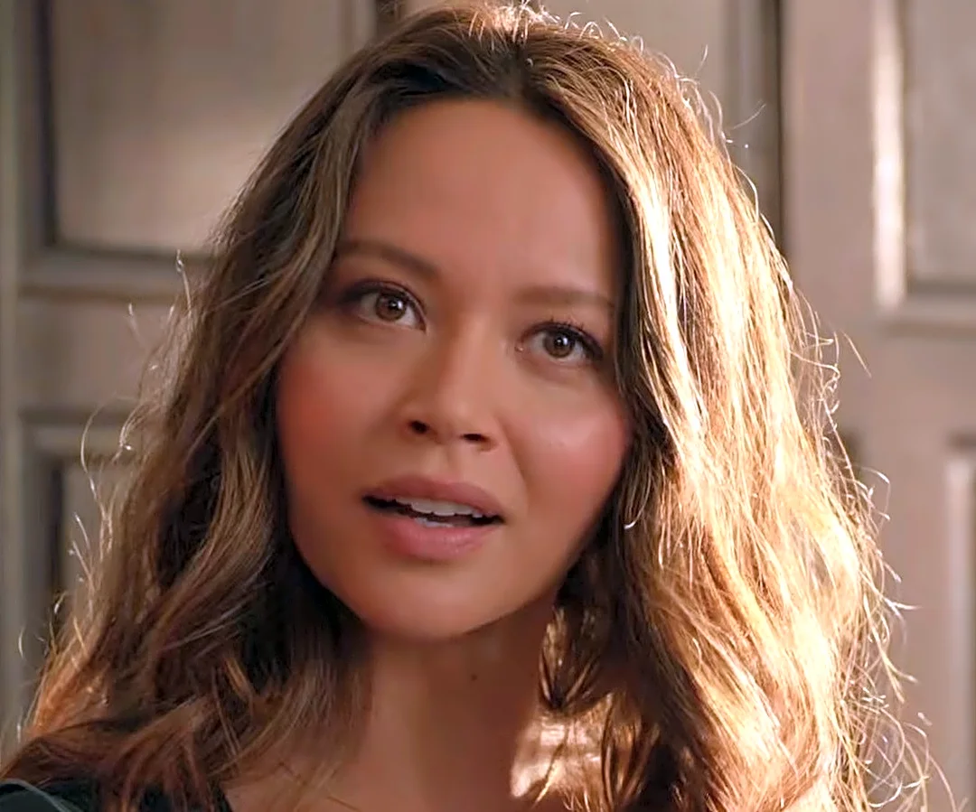 Here's What Lucy From The Rookie Looks Like In Real Life