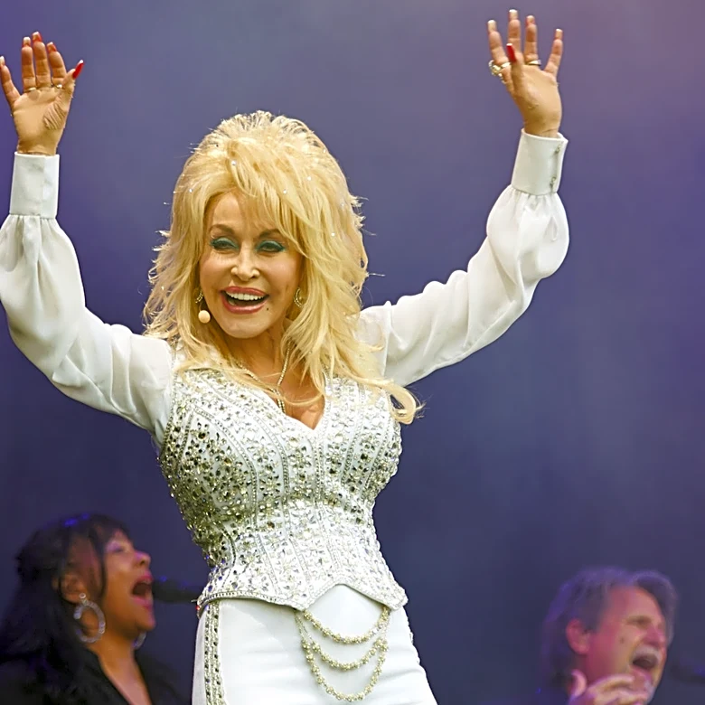 How Dolly Parton Handled Fans Who Were Salty About Carl Dean's Admirer