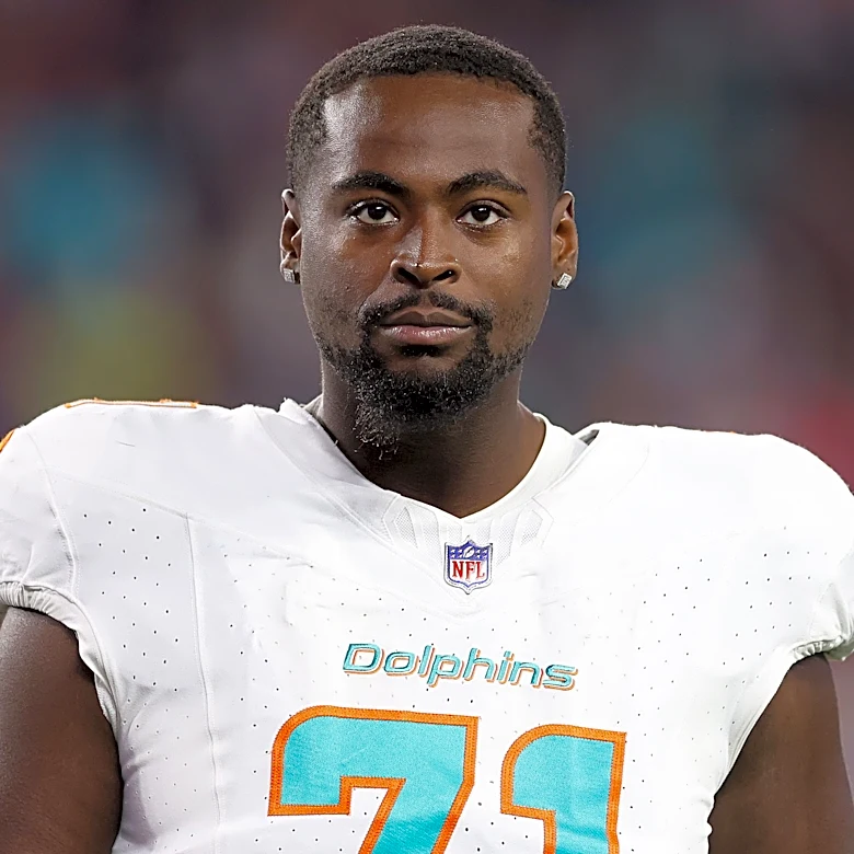 49ers signing former Dolphins offensive lineman amid injury concerns