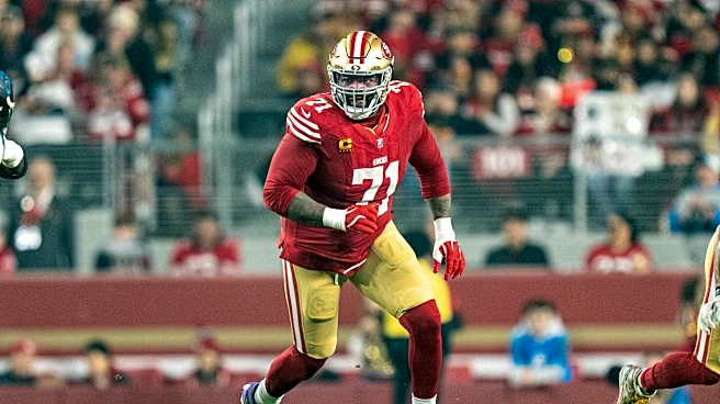 49ers LT Trent Williams carted back to locker room vs. Cardinals
