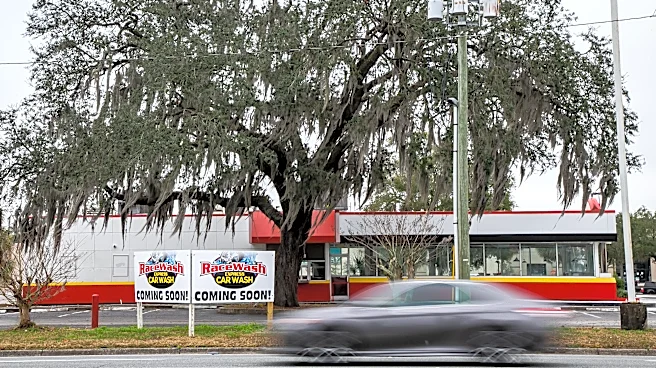 Man filming hair cutting video on SR 200 in Ocala hit and injured by vehicle