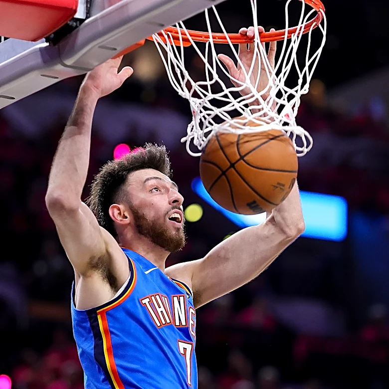 Watch: Chet Holmgren dominates another NBA-player offseason run