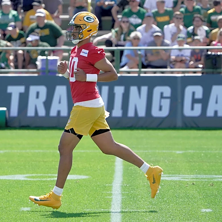 Watch Jordan Love go deep to Matthew Golden during joint practice