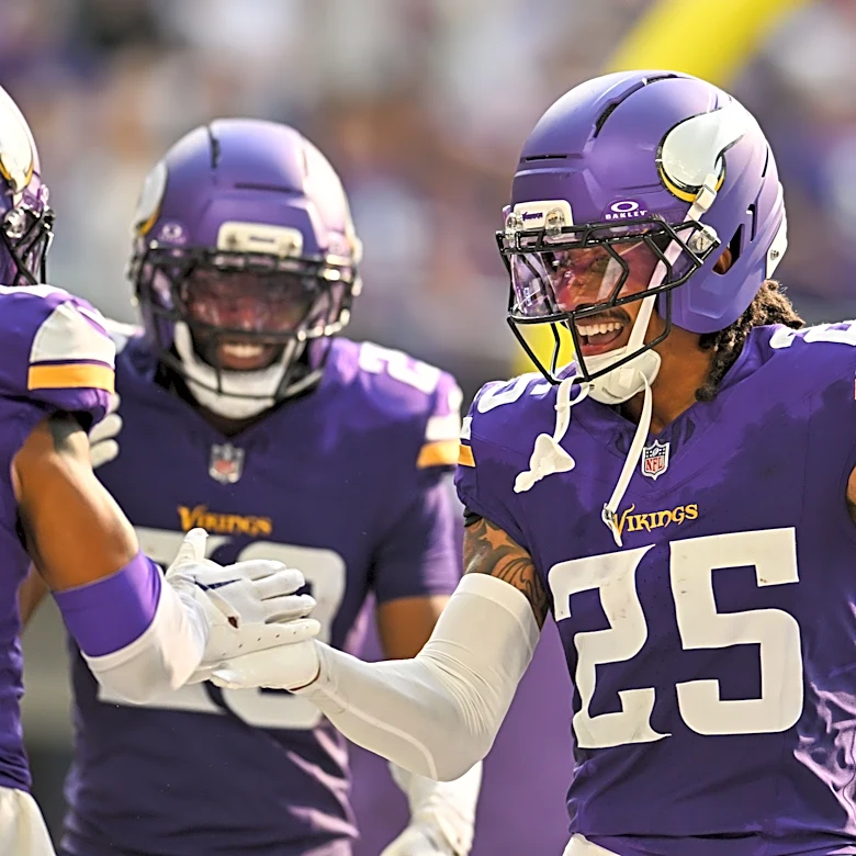 Packers sign former Vikings S Kahlef Hailassie to practice squad