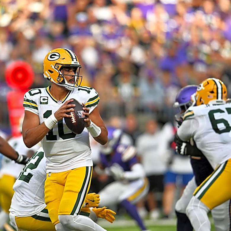 Why did Packers start Donovan Jennings over Jager Burton in Week 1?