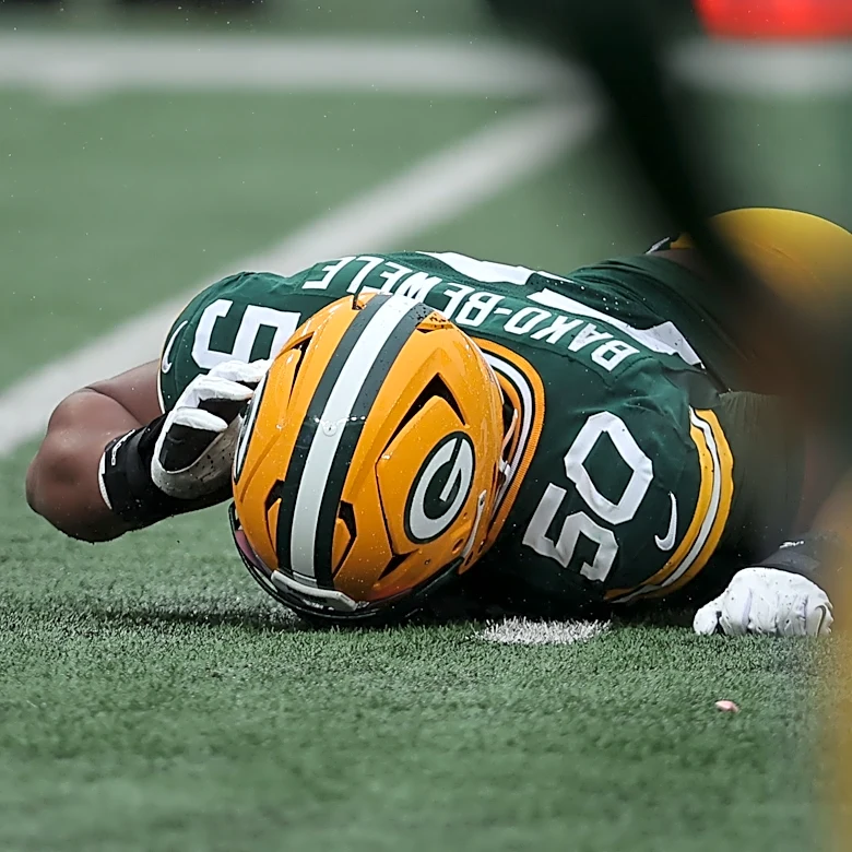 Packers RT Zach Bako-Bewele 'could be out a long time' with knee injury