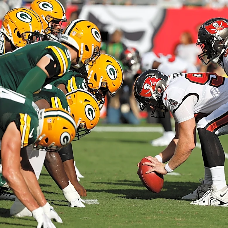 Packers to wear home uniforms under hot Florida sun vs. Buccaneers