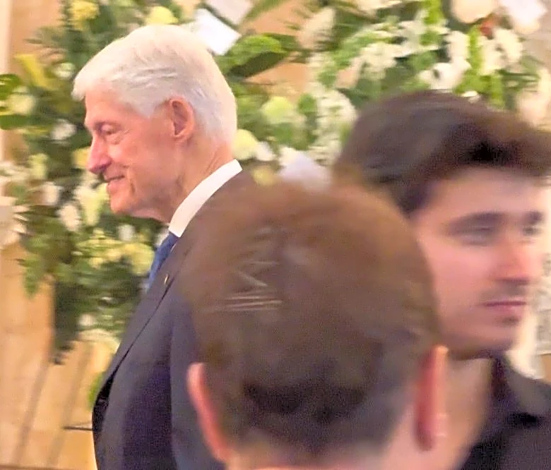 Bill Clinton among dignitaries at Palm Beach funeral of sugar magnate