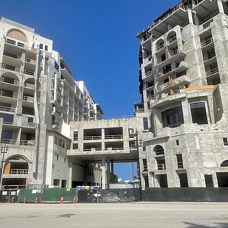 Mandarin Oriental condo lender botched construction, lawsuit says