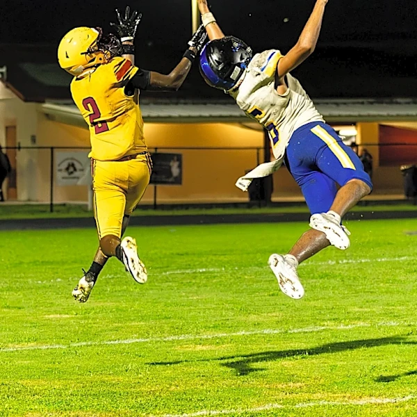 John Carroll football stays unbeaten with road win at Glades Central