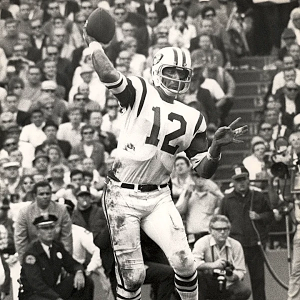 Joe Namath lost nightclub due to gambling ties. Now NFL touts betting