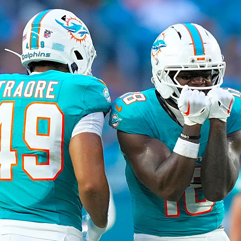Chris Bell's injury in the past as he rolls for Dolphins in preseason