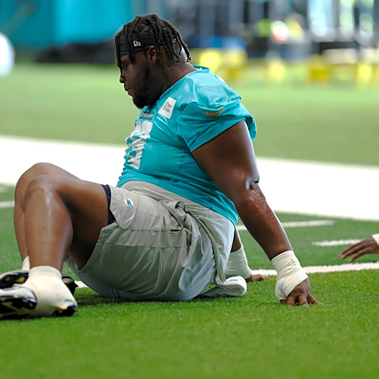 Miami Dolphins coach Jeff Hafley says team likely two keep two QBs