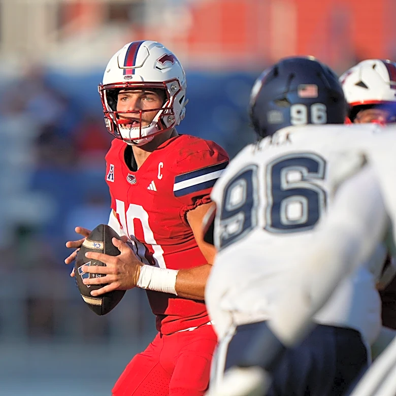 It was never about money for FAU quarterback Caden Veltcamp | D'Angelo