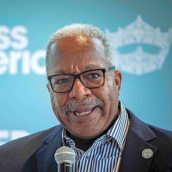 West Palm mayor will raise money for investment firm while in office